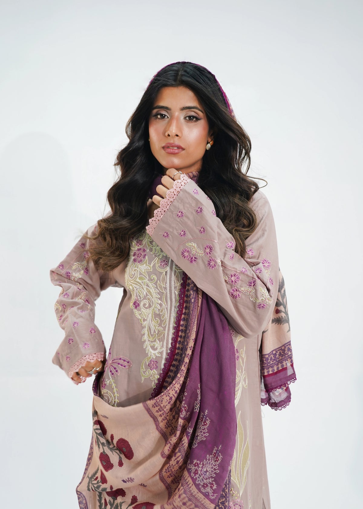 3 PIECE – MAUVE BLOOM EMBROIDERED LAWN SUITE