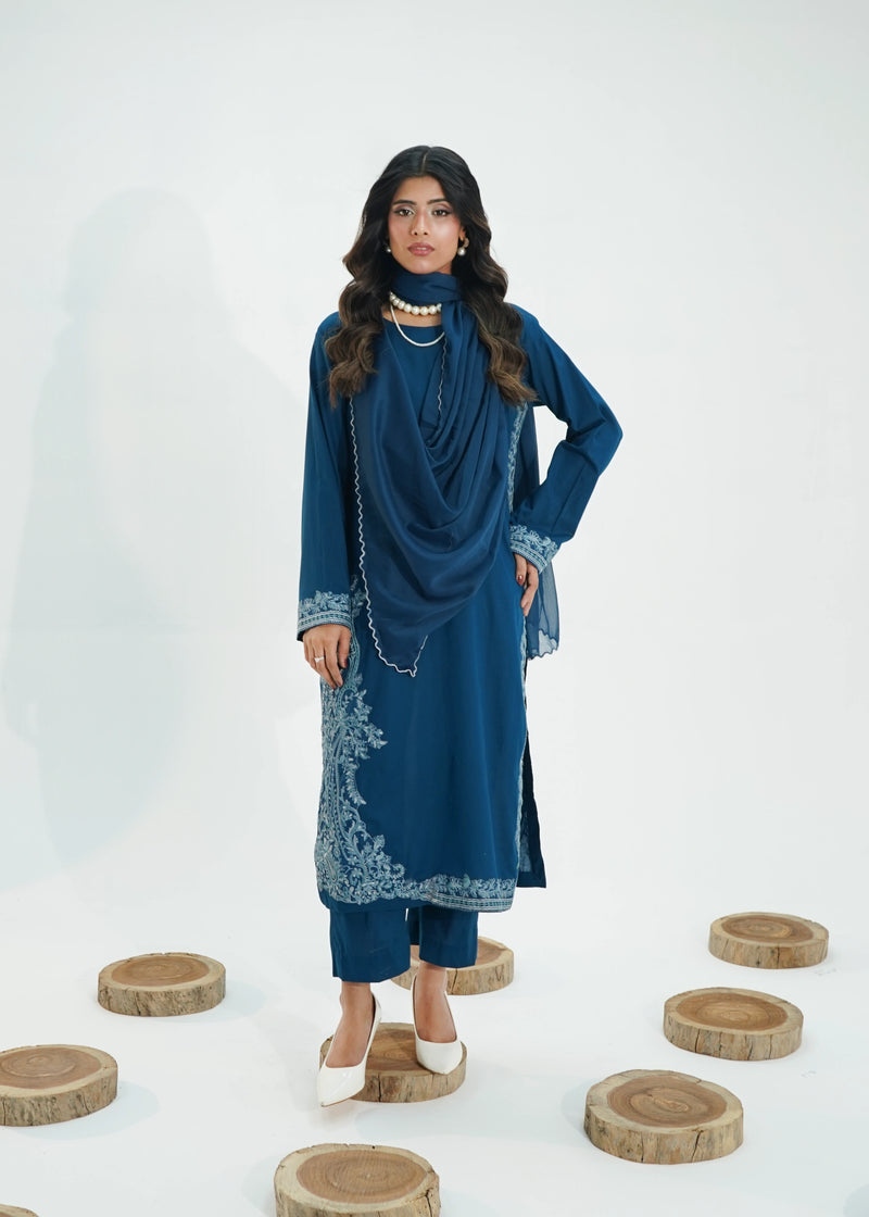 3 PIECE – ZINC BLENDE EMBRODERED LAWN SUIT