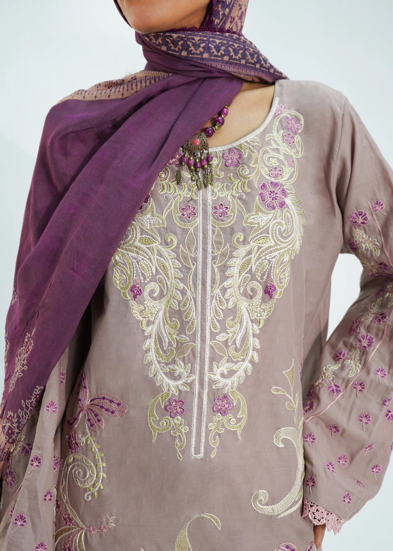 3 PIECE – MAUVE BLOOM EMBROIDERED LAWN SUITE
