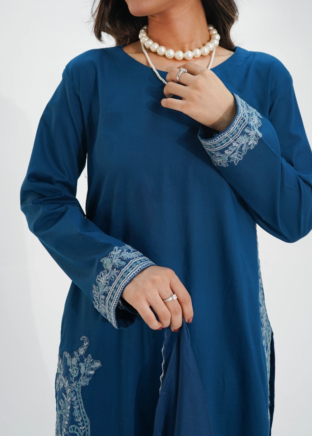 3 PIECE – ZINC BLENDE EMBRODERED LAWN SUIT