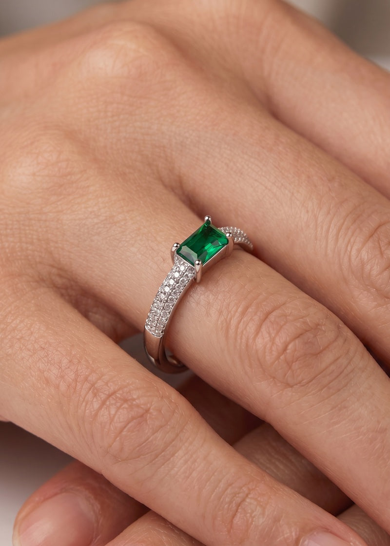 Emerald Prestige Ring