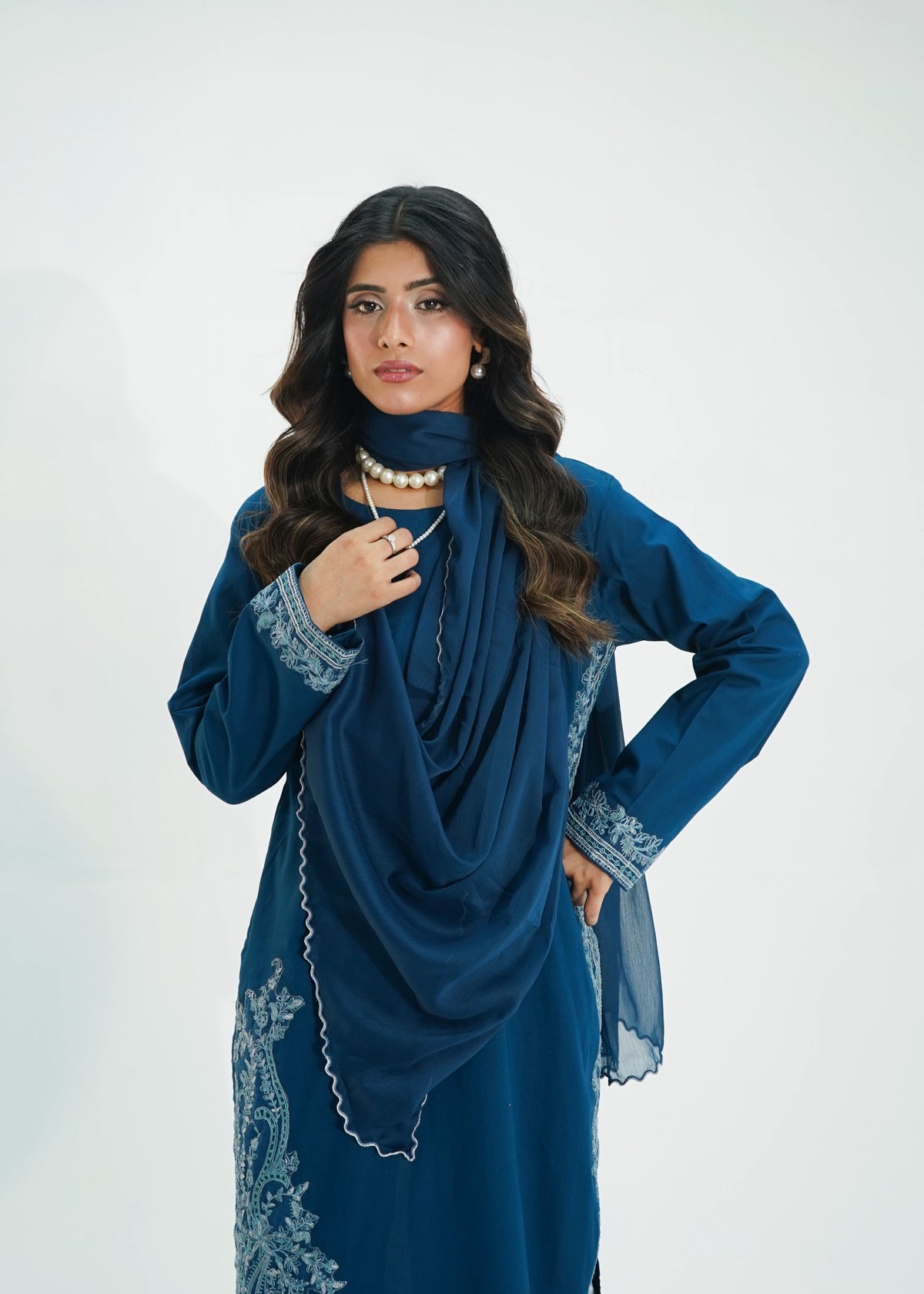 3 PIECE – ZINC BLENDE EMBRODERED LAWN SUIT