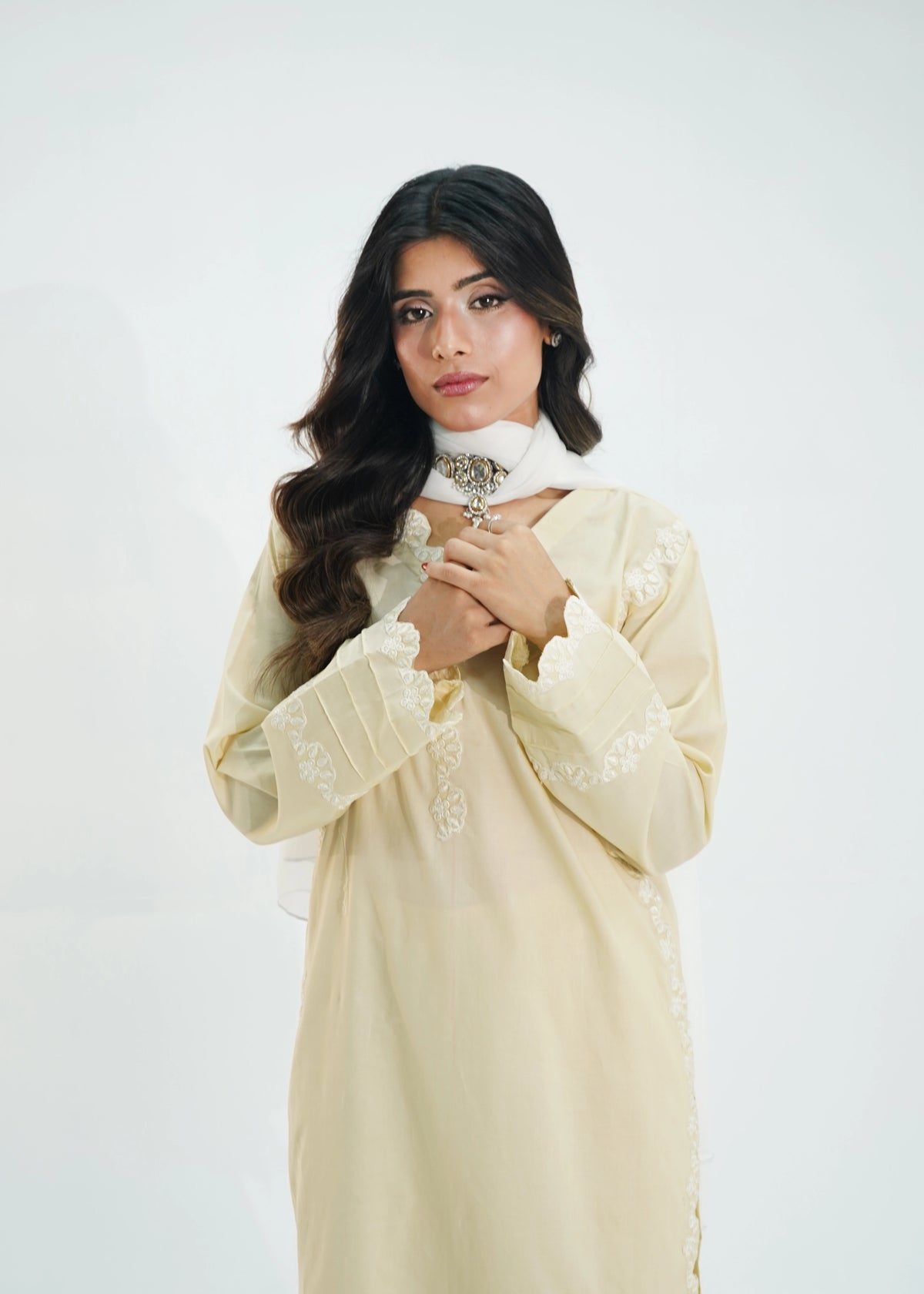3 PIECE – PEARL LVORY EMBROIDERED LAWN SUIT