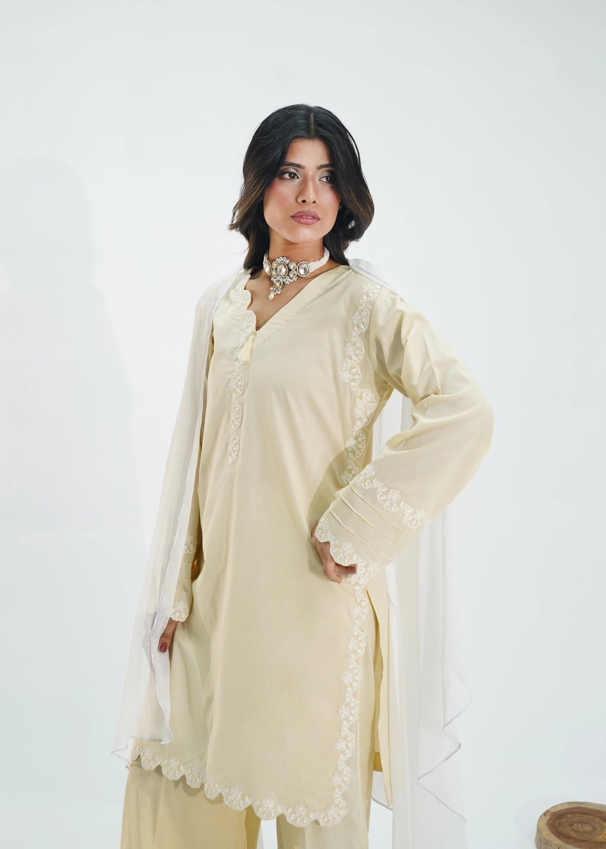 3 PIECE – PEARL LVORY EMBROIDERED LAWN SUIT