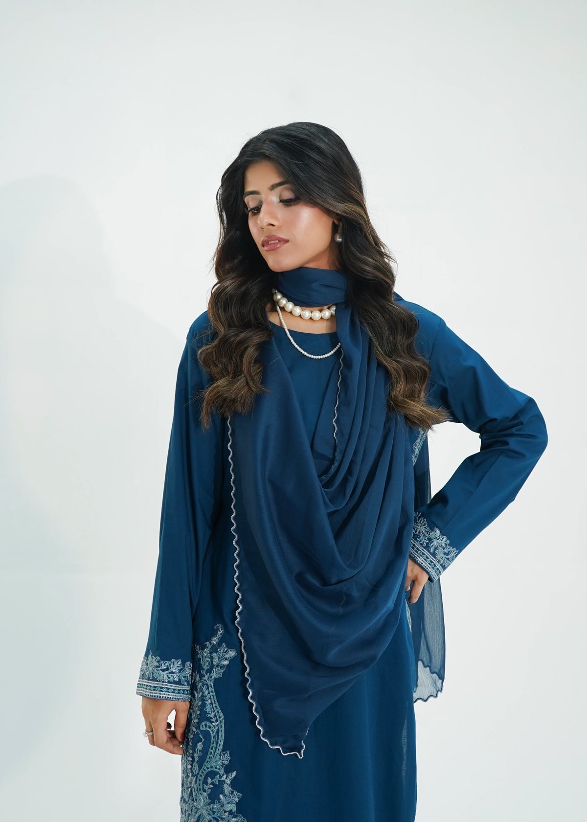 3 PIECE – ZINC BLENDE EMBRODERED LAWN SUIT