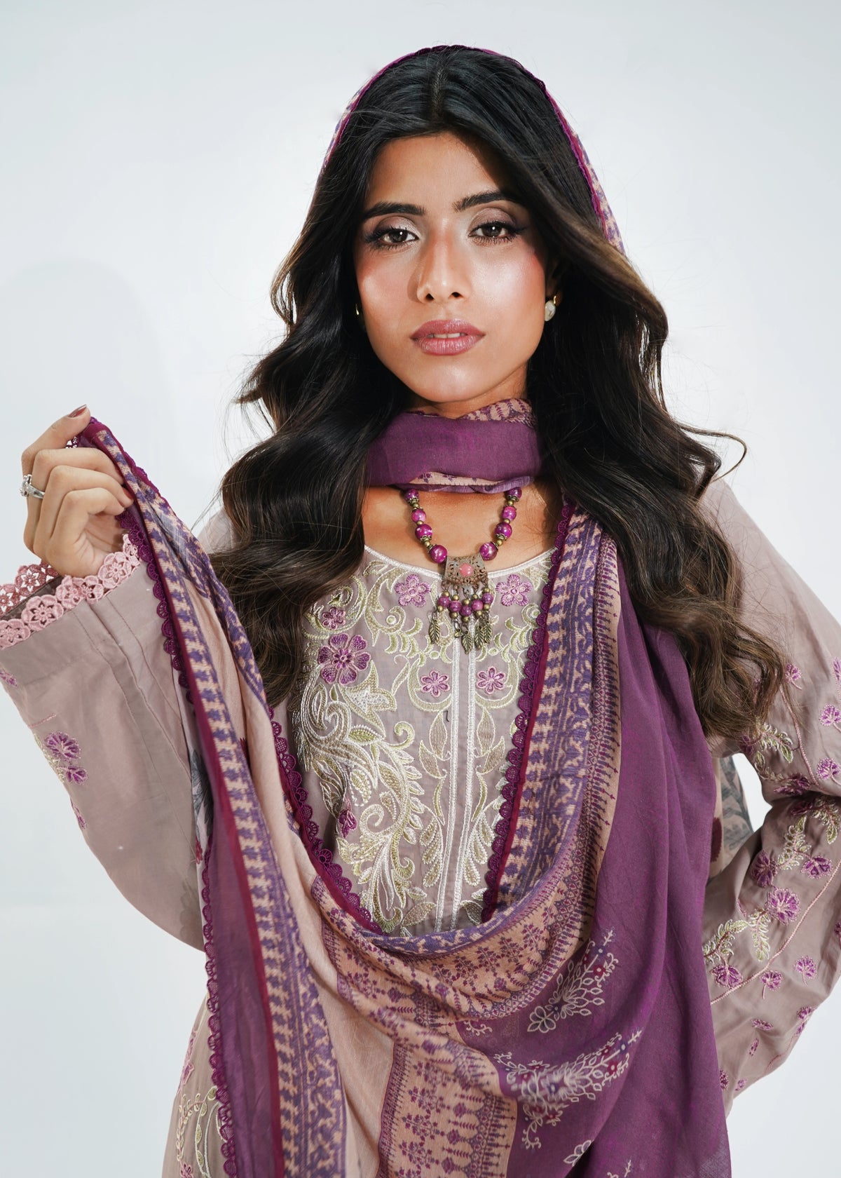 3 PIECE – MAUVE BLOOM EMBROIDERED LAWN SUITE